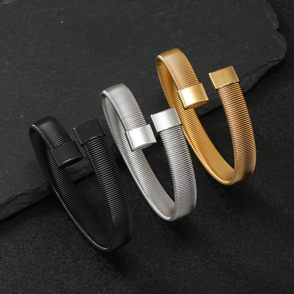 Titanium Bracelet With Vertical Stripe And Elastic Design_voghion.com