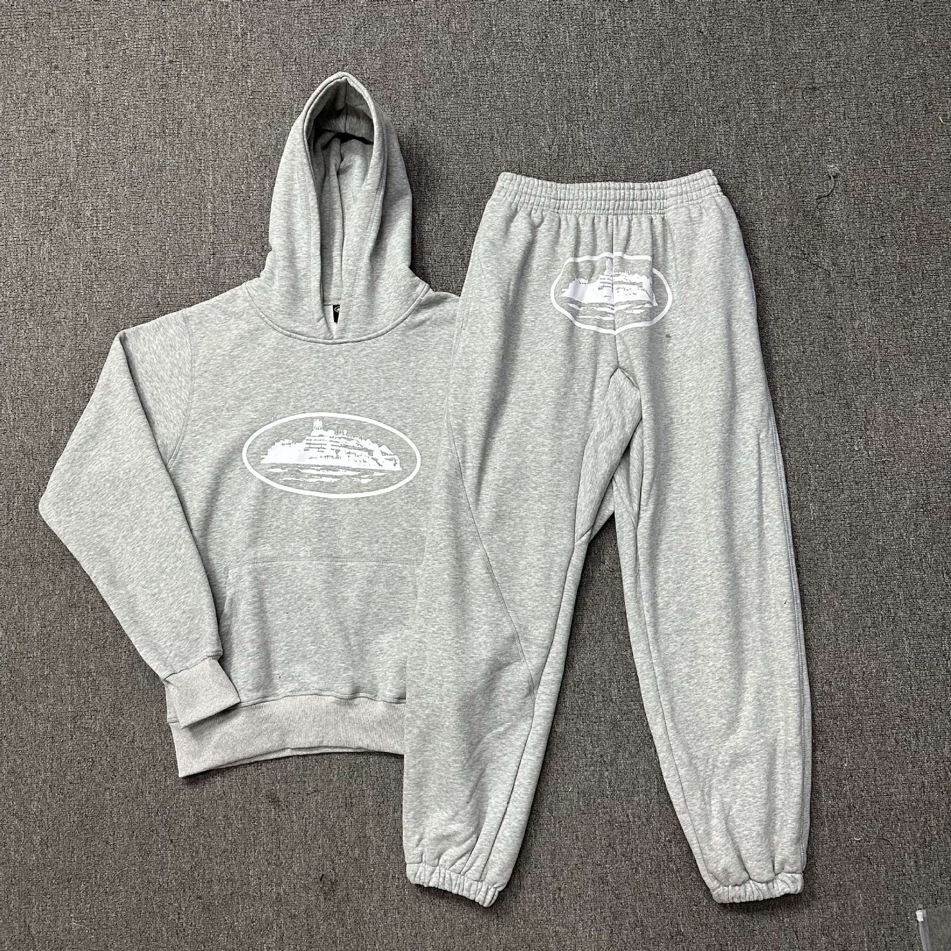 Classic velvet trend hoody