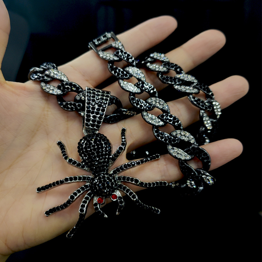 Black Spider Cuban Men's Ins Hip Hop Accessories Small Design Sense Collar Chain Dark and Dominant Necklace_voghion.com