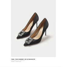 MB法式尖头水钻高跟鞋女气质高级不累脚2025新款细跟黑色职业单鞋