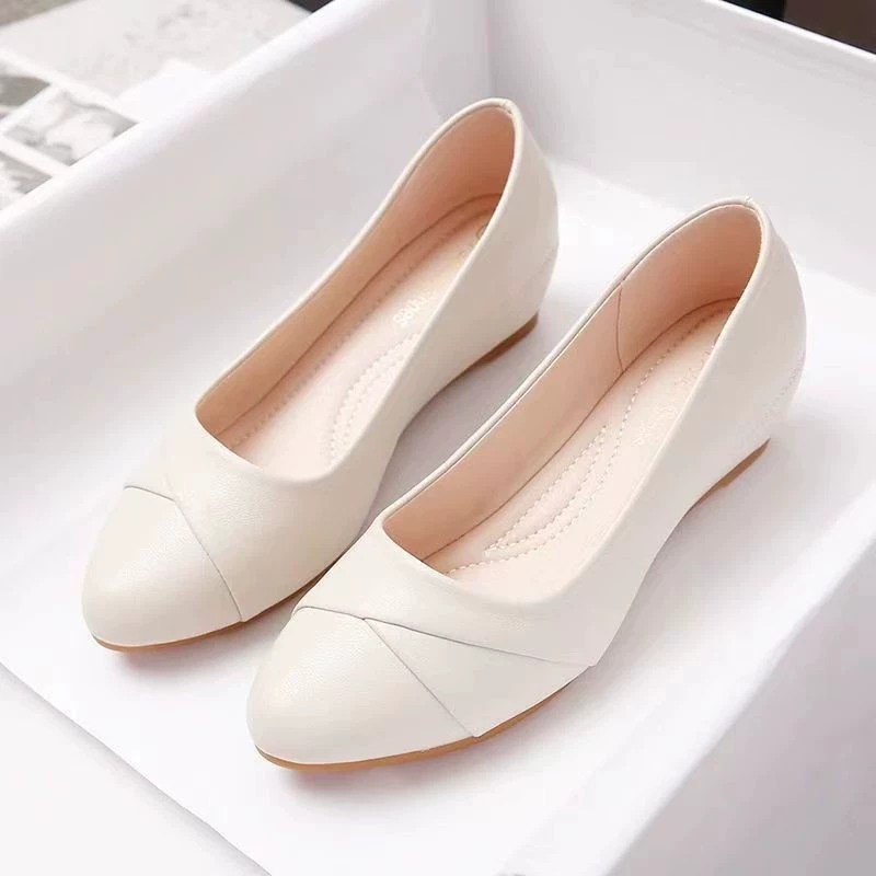 Простая мягкая подошва, неглубокая мама обувь удобная пригородная обувь женская обувь 2025 лето новая легкая бобовая обувь оптом