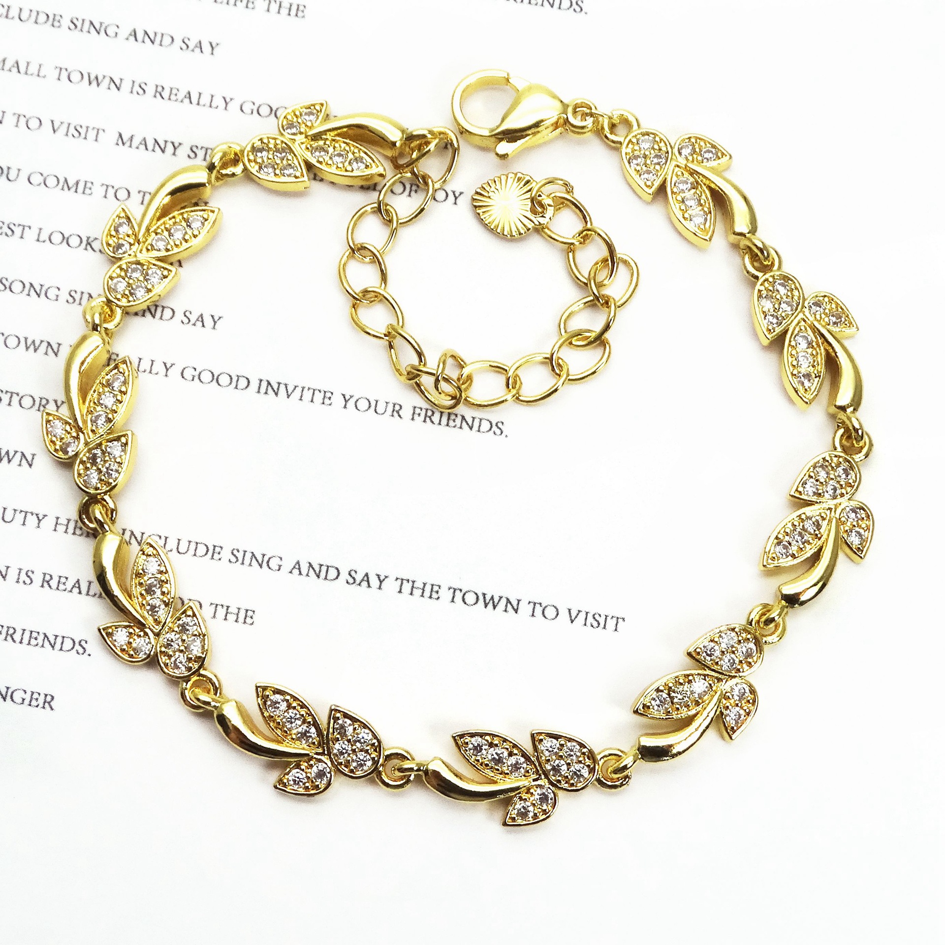 Heart-Shaped Zirconia Bracelet 16