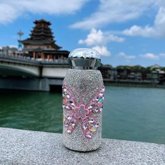 ダイヤモンドがちりばめられたキノコヘッドポケットカップ、大きなダイヤモンドのバタフライスタイルの魔法瓶カップ、軽くて豪華で光沢のある、家庭用と屋外用のホットスタイル