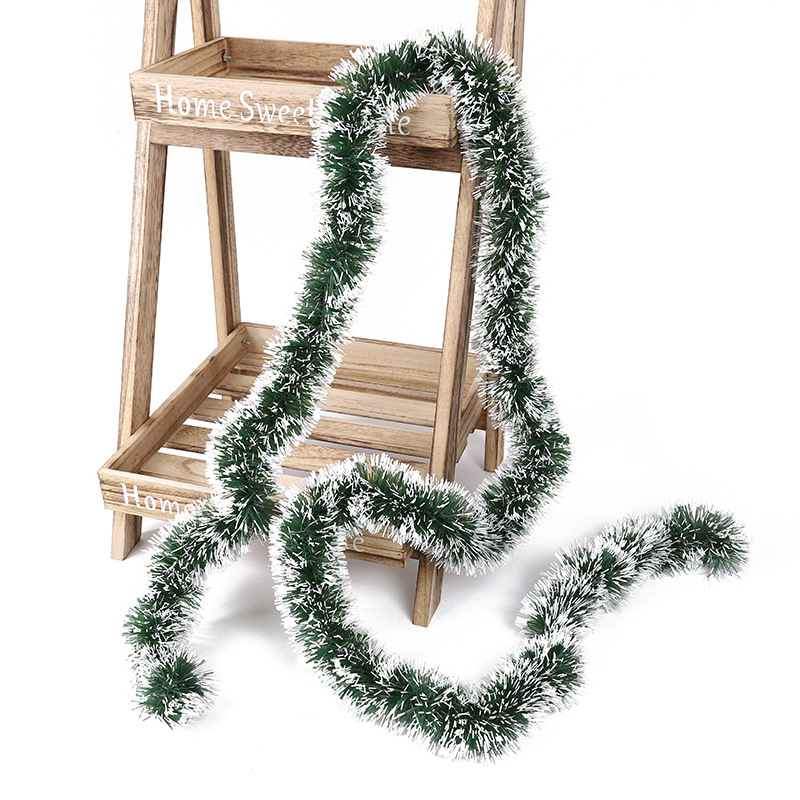 Cifrado transfronterizo rayas de color navideño Vietnam Venta caliente borde blanco verde oscuro/borde verde celebración actividad decoración rayas de lana Garland 8 capas