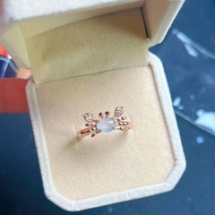 パーソナライズされた小さなカニのオープンリング、キュートでエレガントなムーンストーン、女性のファッション、クリエイティブ、子供っぽい動物、絶妙です。