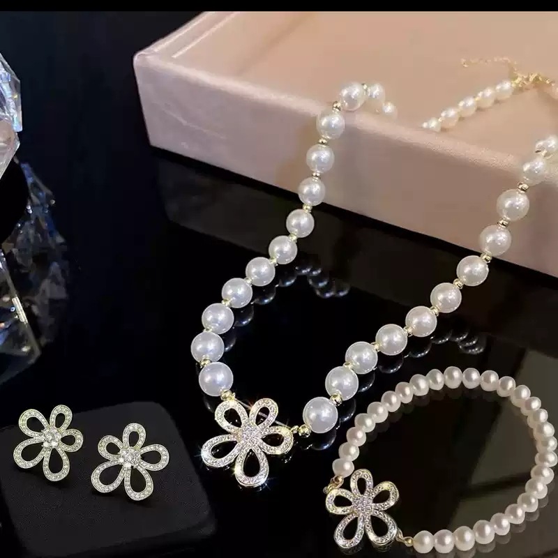 Downstream live streaming cross-border e-commerce, daisy necklace for women, niche new style earrings, French pearl clavicle chain jewelry