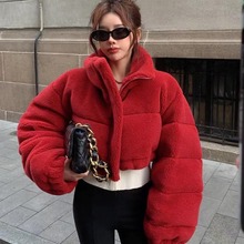红色毛毛短款羽绒棉服女秋冬2022新款设计感羊羔毛加厚保暖面包服