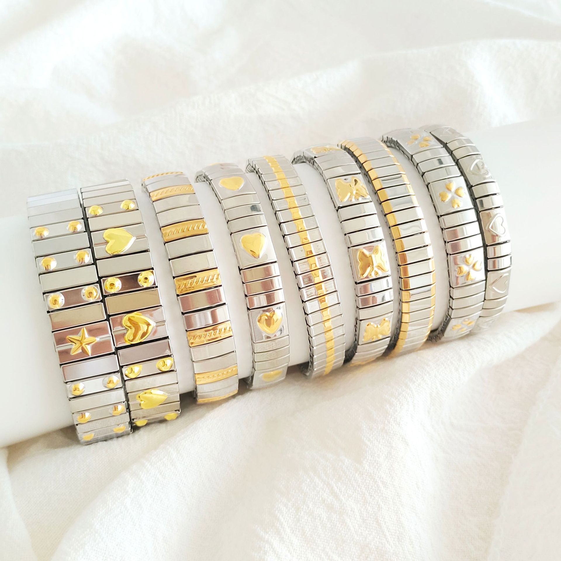 Europe and the United States cross-border explosions ladies bracelet high sense stainless steel fashion does not fade elastic bracelet hand jewelry wholesale