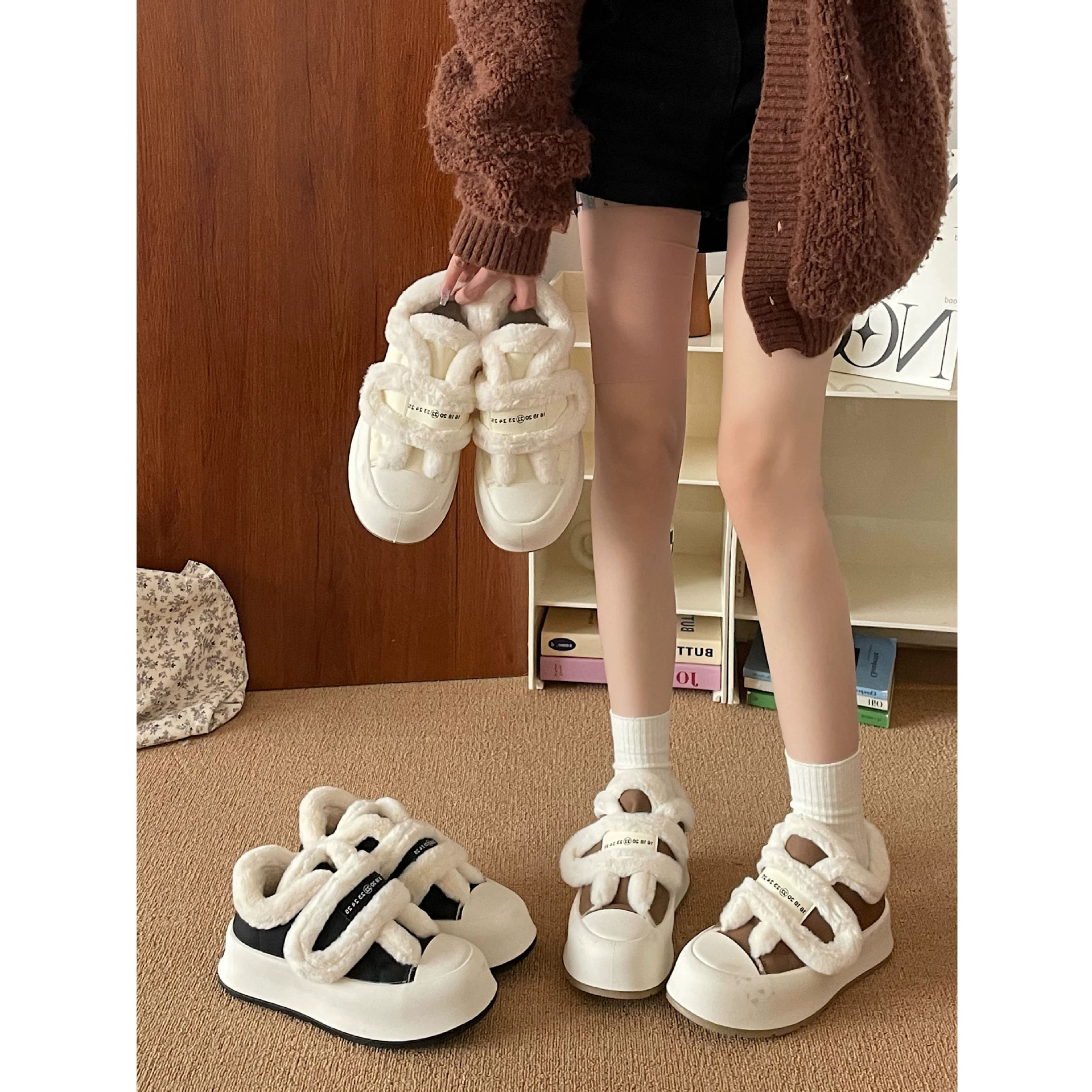Женские белые кроссовки на толстой подошве с круглым носком на липучке, новинка 2024 года, осенне-зимние, на флисовой подкладке, утолщенные, нескользящие, теплые, хлопковые.