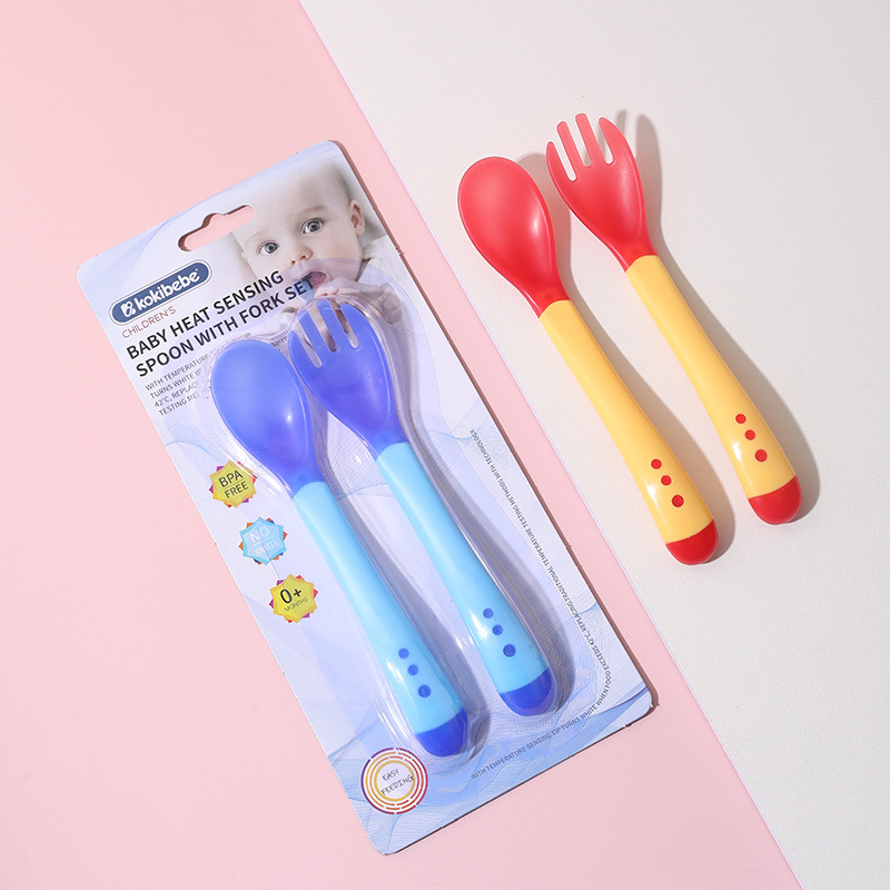 Bebé a temperatura sensible color cambiante cuchara tenedor anti-scald vajilla traje bebé silicona cuchara de los niños cuchara cabeza suave suplemento alimenticio cuchara al por mayor