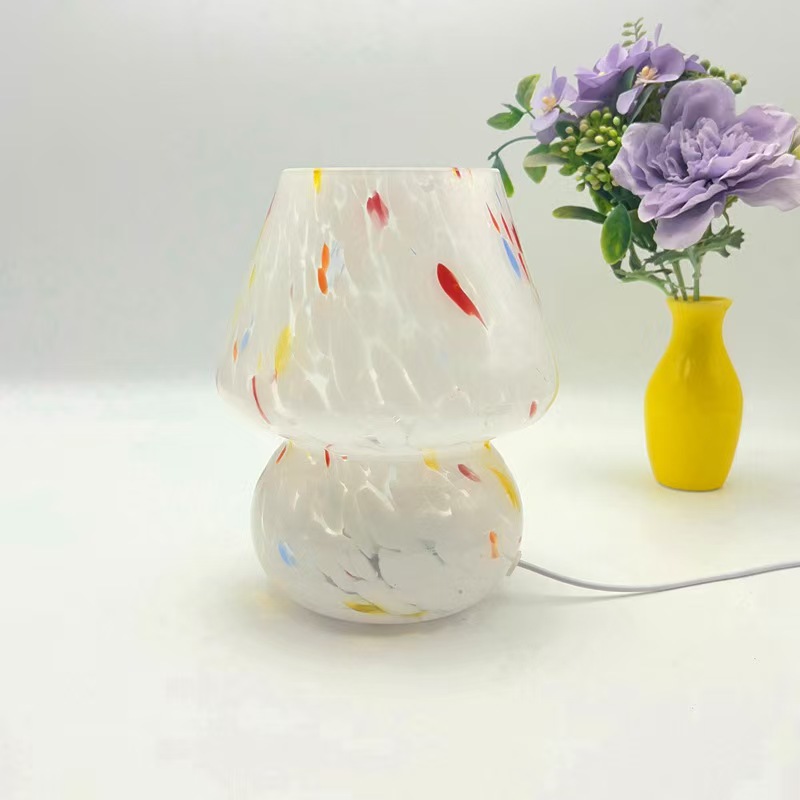 Lámpara de escritorio de hongo de vidrio creativo transfronterizo dormitorio estudio crema viento ambiente lámpara de cabecera de cama lámpara de noche amazona