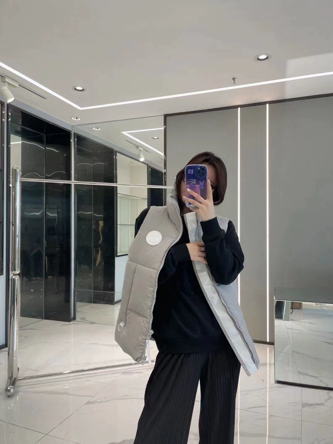 Down jacket, vest, warm capsule with down, (Physicals), white clothing