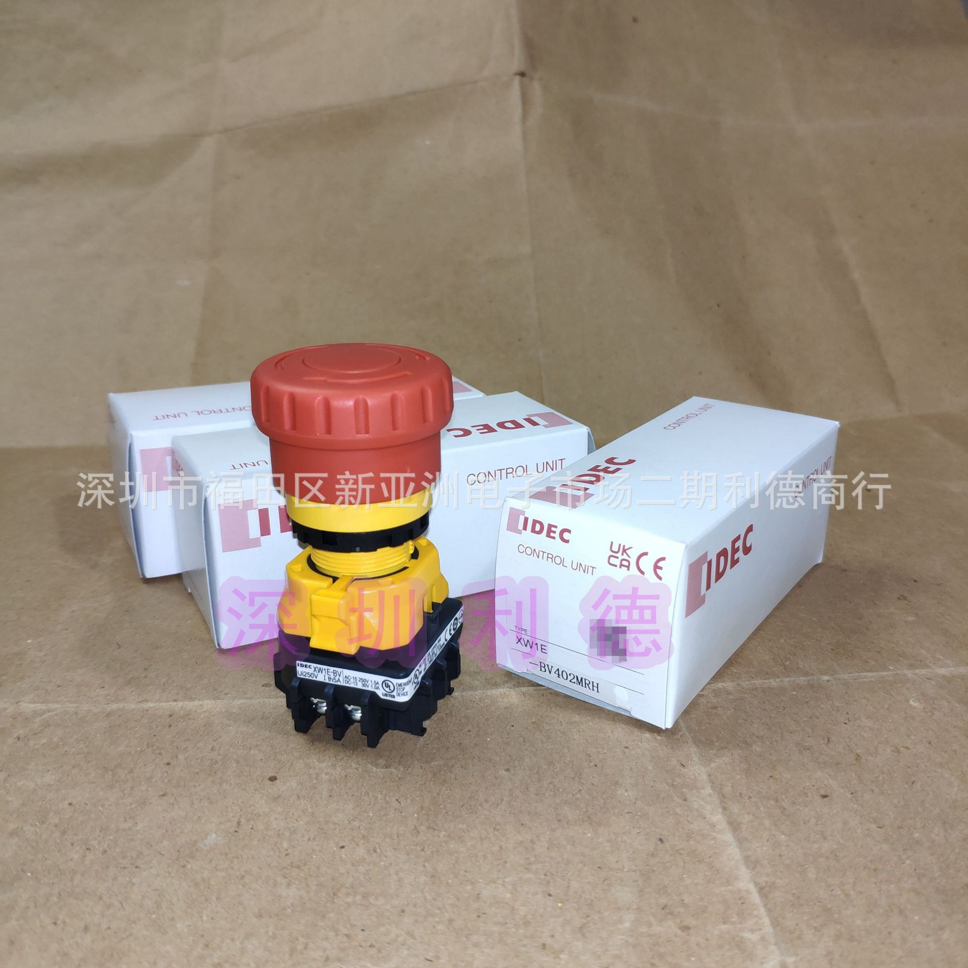 XW1E-BV402MRH  爱德克IDEC和泉电气 XW系列 ø22mm 紧急停止开关