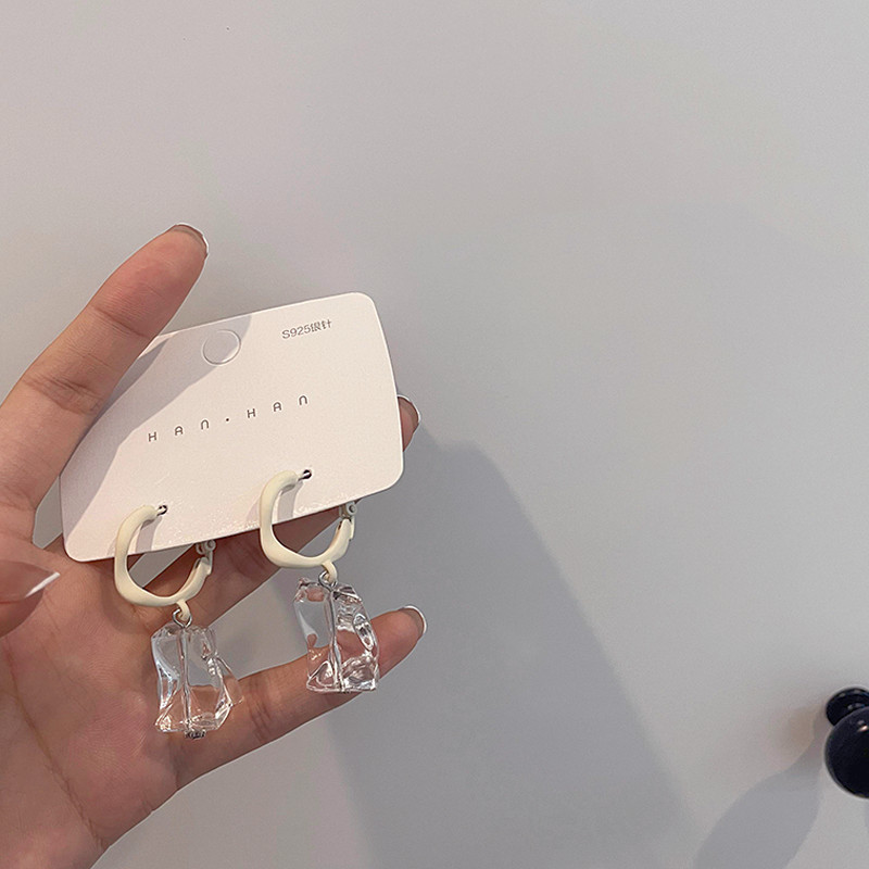 Oversized Sculptural Clear Acrylic Clip-on Earrings For Women_voghion.com