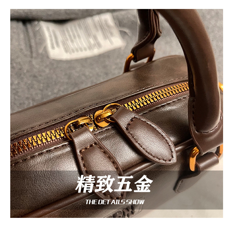 2024 New fashion bags for women, autumn and winter style, simple and fashionable work commute bag, retro single-shoulder underarm bag for women Application Scenario