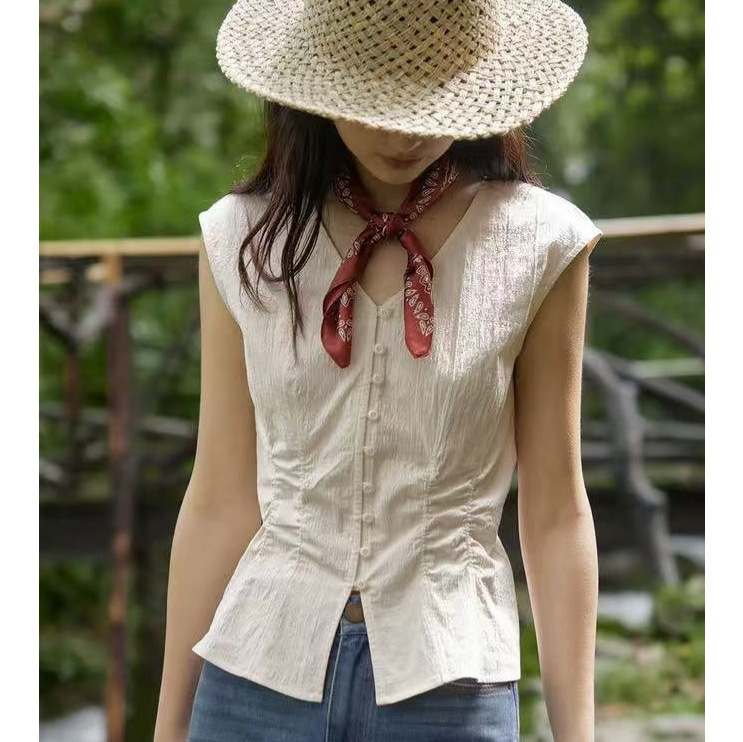 Soligther French-Style Pleated Elegant New Casual V-Neck Waist-Cinching Solid Color Single-Breasted Shirt for Women in Summer