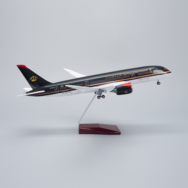 With wheels and lights Jordan Airlines Boeing 787 simulation passenger plane aircraft model ornaments Royal Jordanian