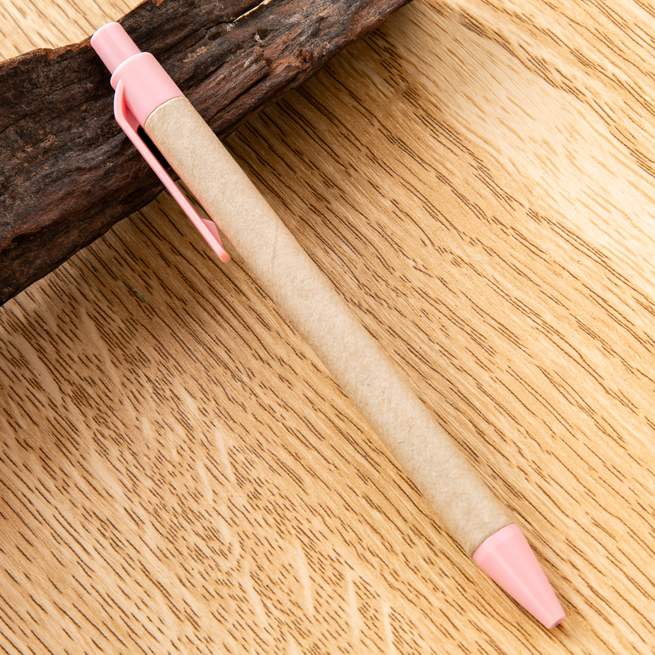 Presione bolígrafo de plástico de papel movible bolígrafo de regalo publicitario de papelería mayorista de estudiantes imprime logotipo de papel kraft bolígrafo de plástico