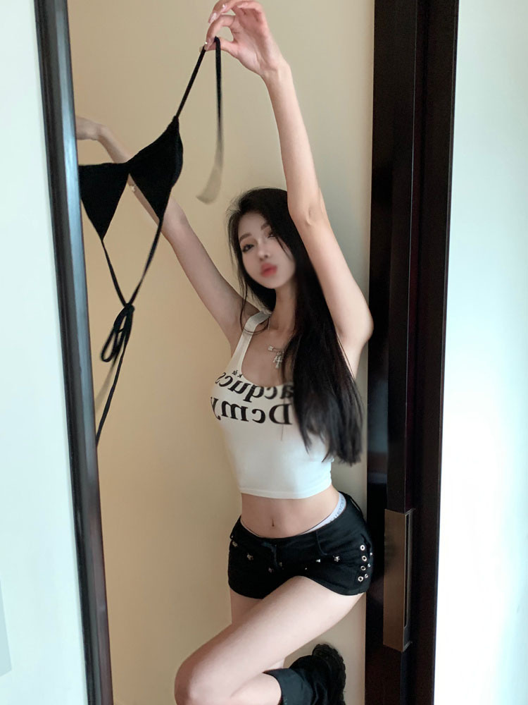 Design summer fitted short top with cups