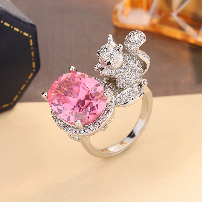跨境小红书推荐高定设计款彩宝女戒仿真圣玛利亚方糖宝石松鼠戒指