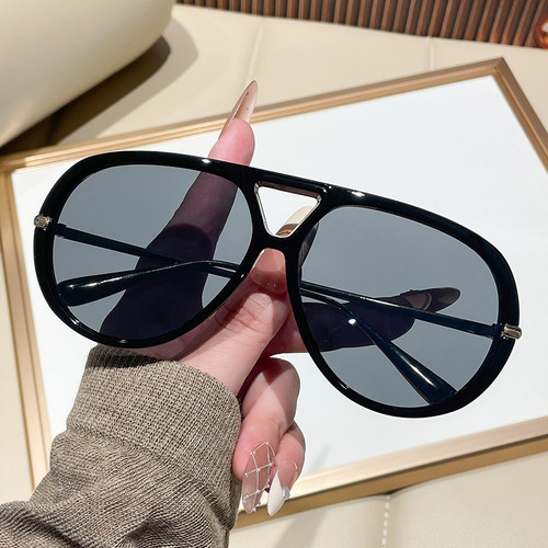 New European and American large-frame toad sunglasses, new retro ins street photography online celebrity, same concave sunglasses