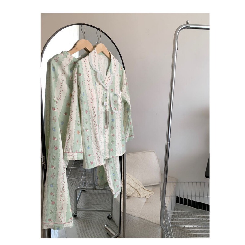 New Ins Style Baroque Garden Long Sleeve Pajamas Women's Internet Red Style Autumn 2024 New Style Pajamas with Chest Pad New Ins Style Baroque Garden Long Sleeve Pajamas Women's Internet Red Style Autumn 2024 New Style Pajamas with Chest Pad