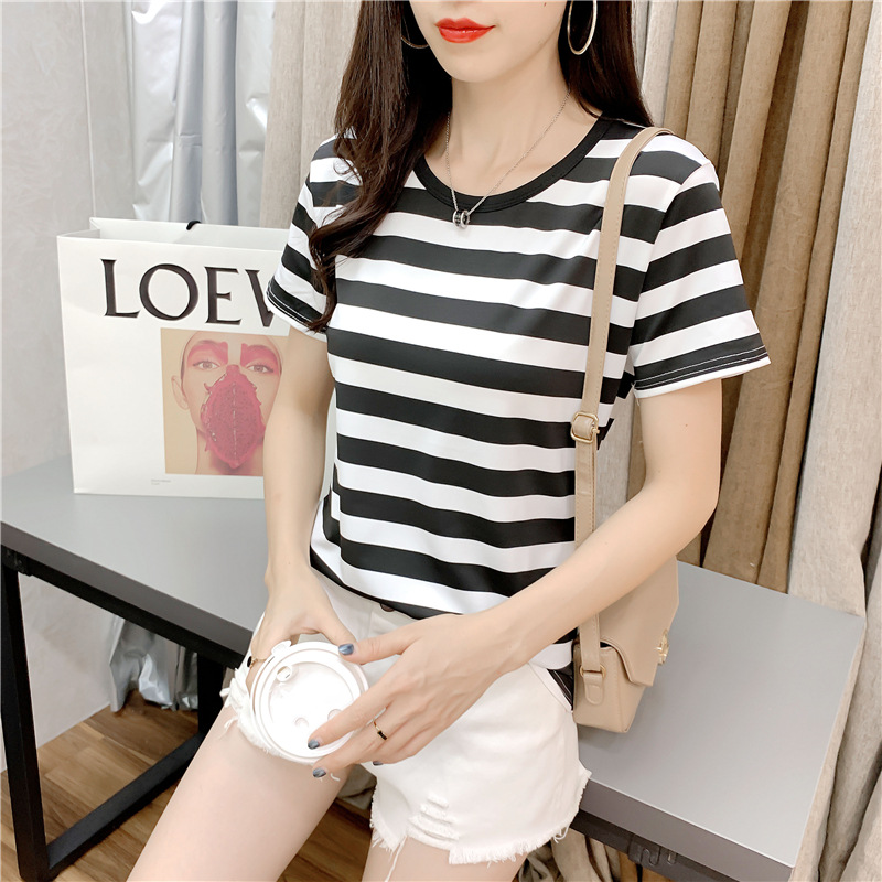 黑白条纹短袖时尚夏季新款修身显瘦圆领休闲百搭上衣大码女装