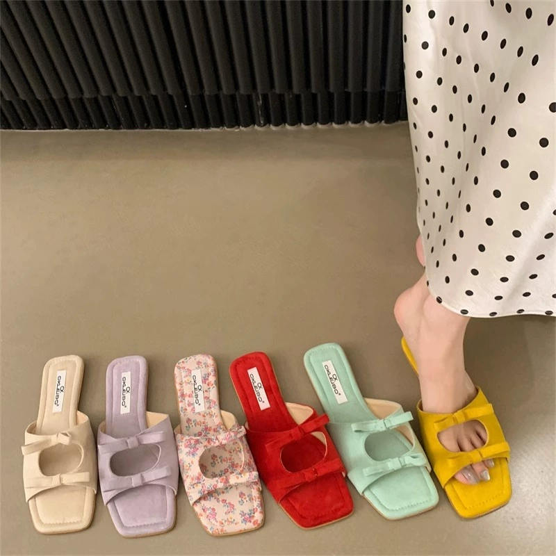 Женские летние пляжные шлепанцы 2025 года, новые французские квадратные, с бантом в корейском стиле, на плоской подошве.