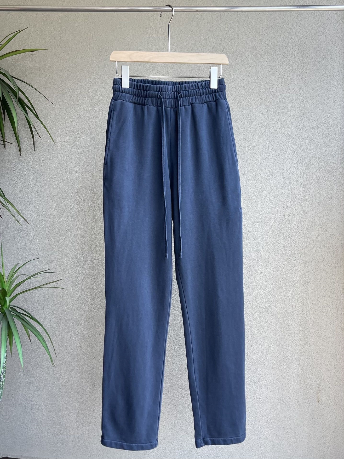 24SS Chunqiu pantalones de terry recto 24 años de primavera y otoño nuevos pantalones de terry recto para hombres