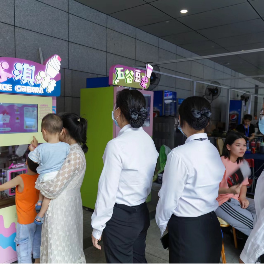 Helado automático/máquina expendedora de helados ventas directas de fábrica inteligente mantenimiento conveniente simple puesto de mercado nocturno disponible