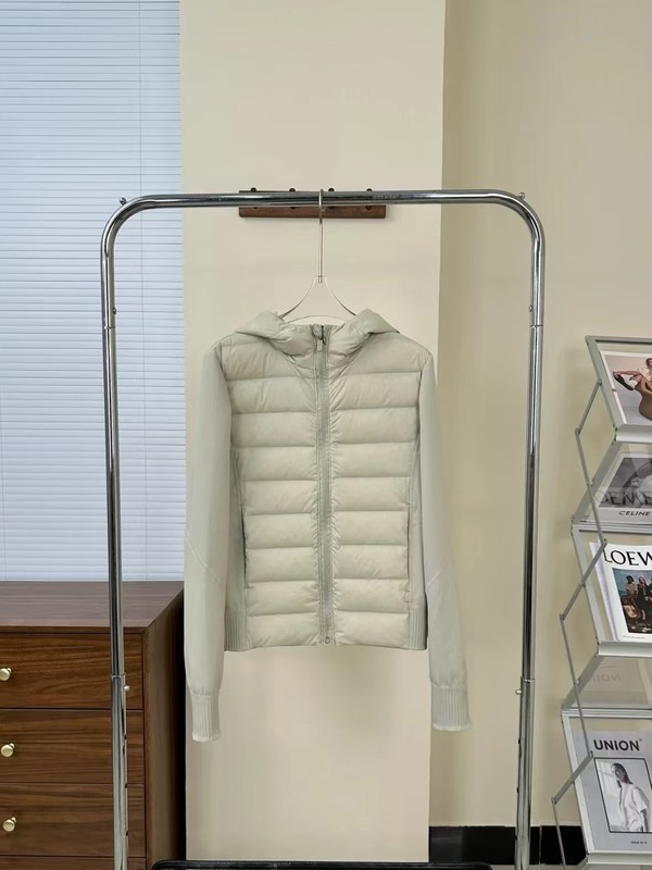 露露家轻薄运动羽绒服女2025新款保暖徒步登山户外健身瑜伽服外套|undefined