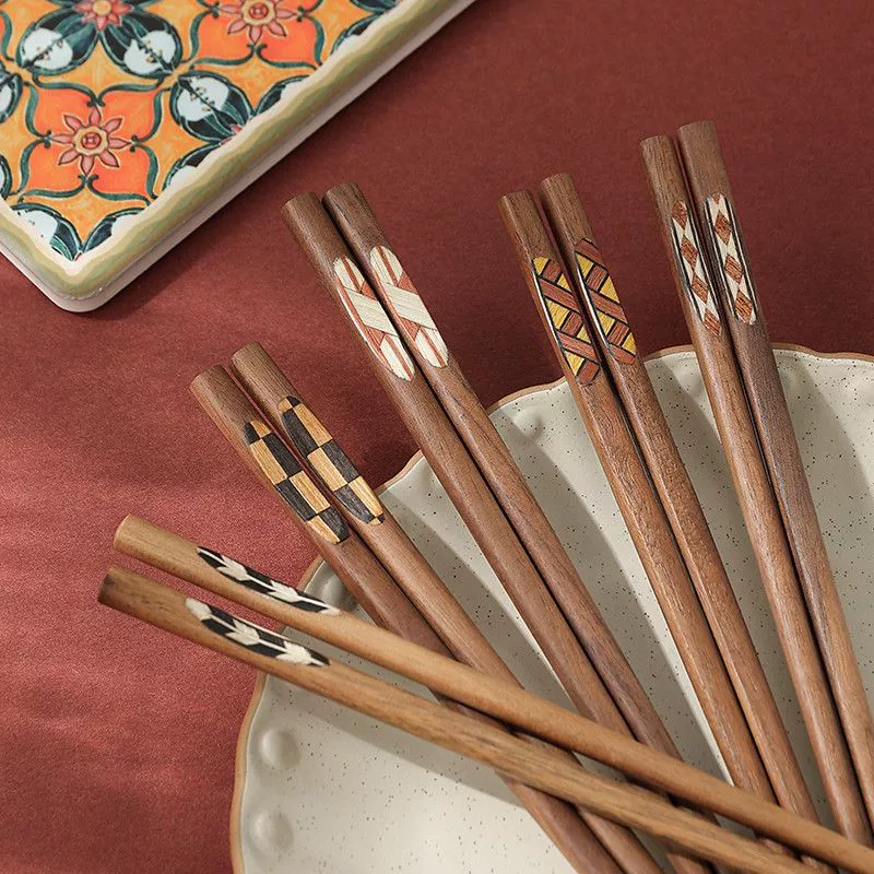 Палочки для еды в японском стиле грецкого ореха
