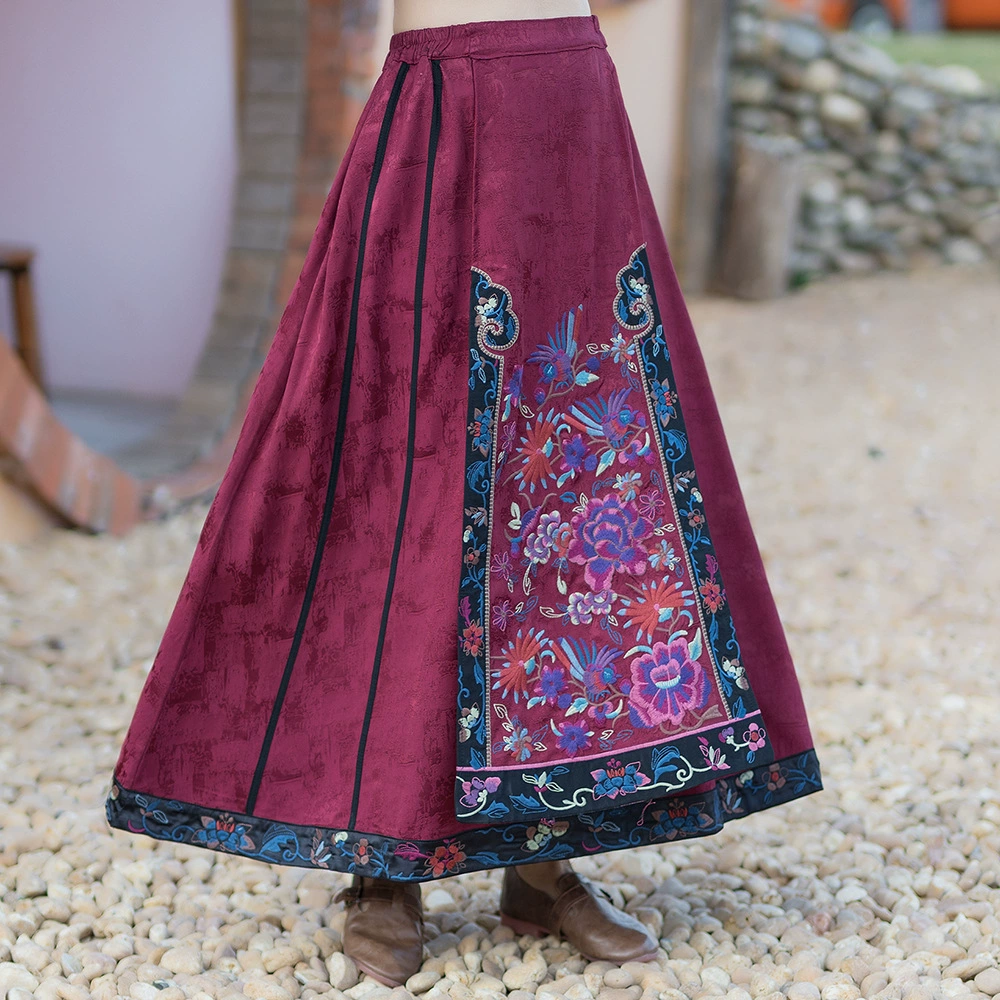 Новая тяжелая промышленность вышитая Улучшенная юбка с конским лицом Контрастная цветная ретро-юбка Большая качающаяся плиссированная юбка Tencel Длинная юбка в национальном стиле