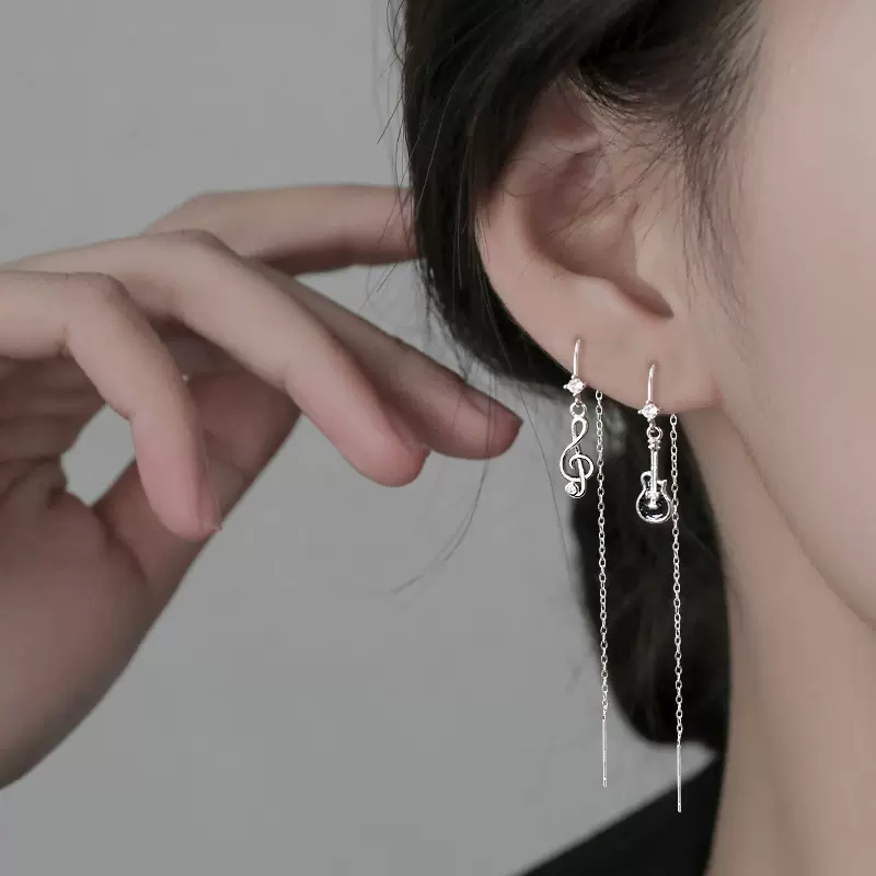 黑色吉他音符耳线甜酷朋克个性不对称耳链音乐节摇滚乐器流苏耳环