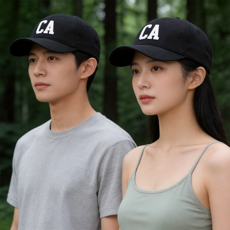 남성과 여성을 위한 한국 스타일 트렌디 야구 모자, 패셔너블한 맞춤형 레터링 피크 캡, 올 시즌 쇼핑에 적합한 다용도 자외선 차단 모자