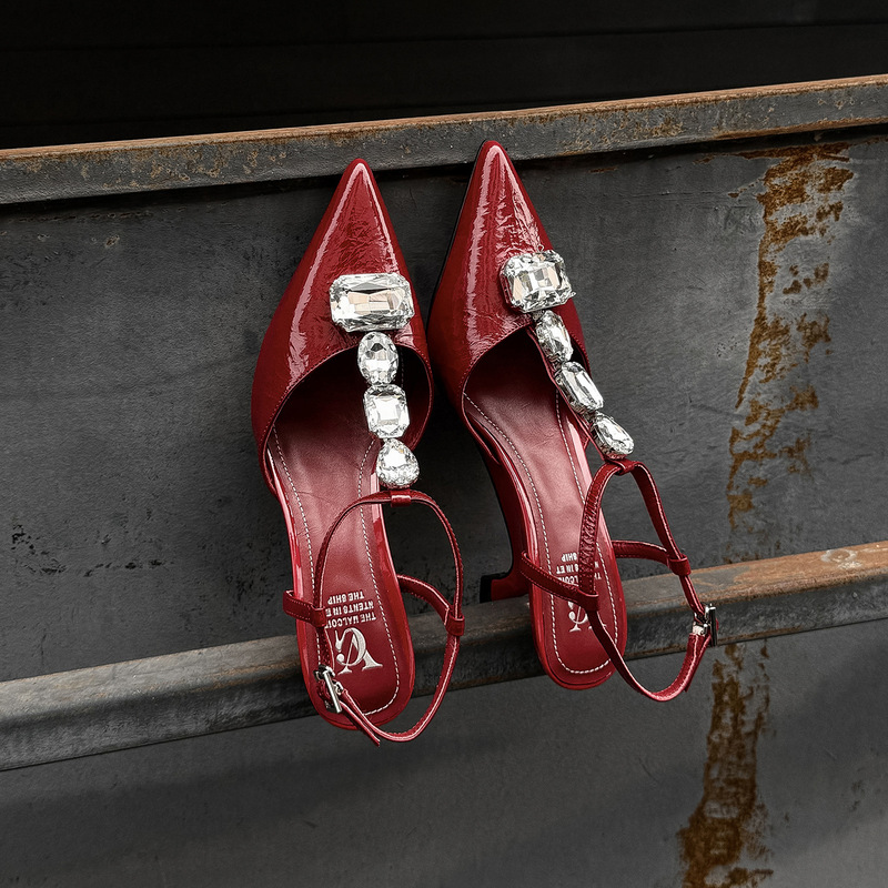 Agate Love Letter! 7cm Elegant Pointed-Toe Rhinestone T-Strap Closed-Toe Sandals, Stylish High-Heeled Red Wedding Shoes for Women Agate Love Letter! 7cm Elegant Pointed-Toe Rhinestone T-Strap Closed-Toe Sandals, Stylish High-Heeled Red Wedding Shoes for Women