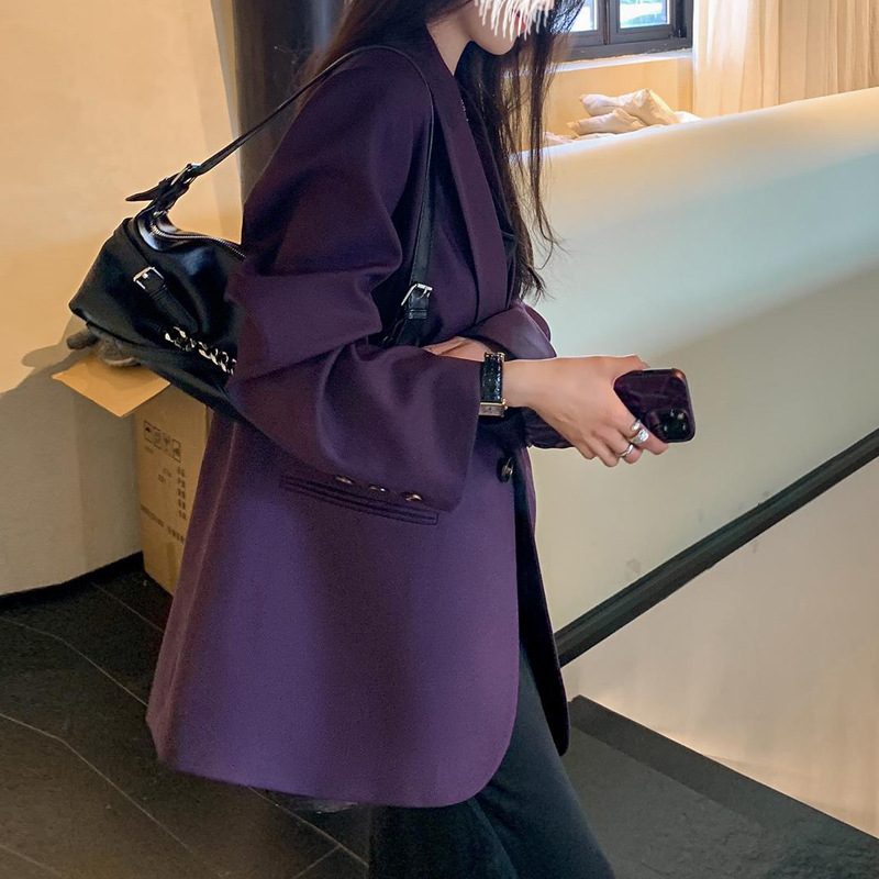 фиолетовый