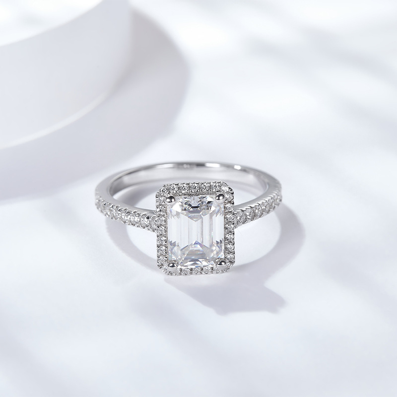 Venta caliente transfronteriza de Europa y América 6*8mm Esmeralda anillo de diamantes de Las Mujeres S925 plateado 18K anillo de oro