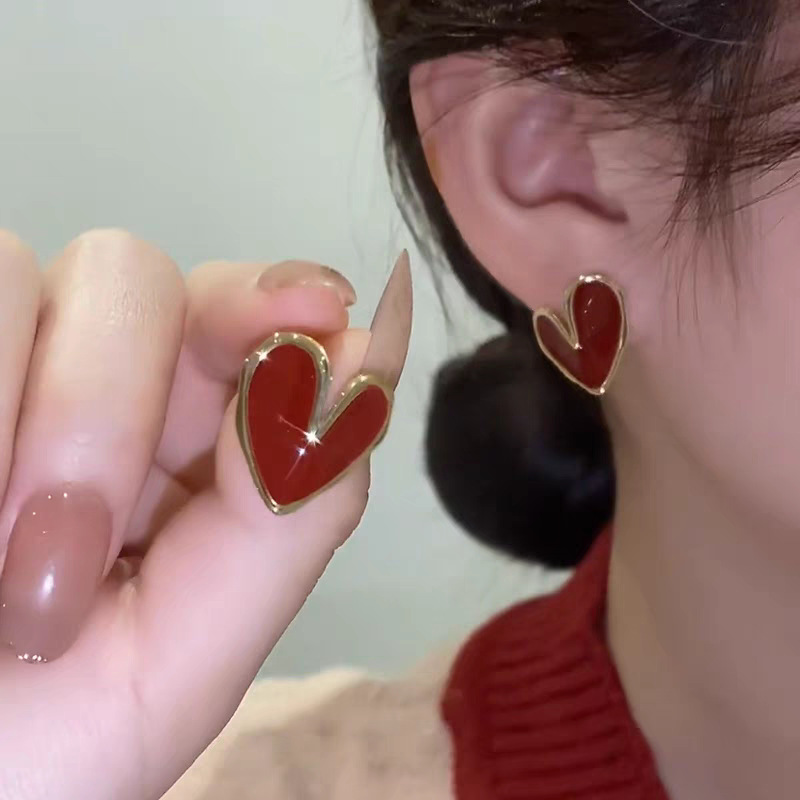 20# Red love ear studs