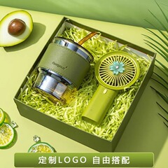 年会のお土産はロゴを決めて社員に誕生日プレゼントをプレゼントします。