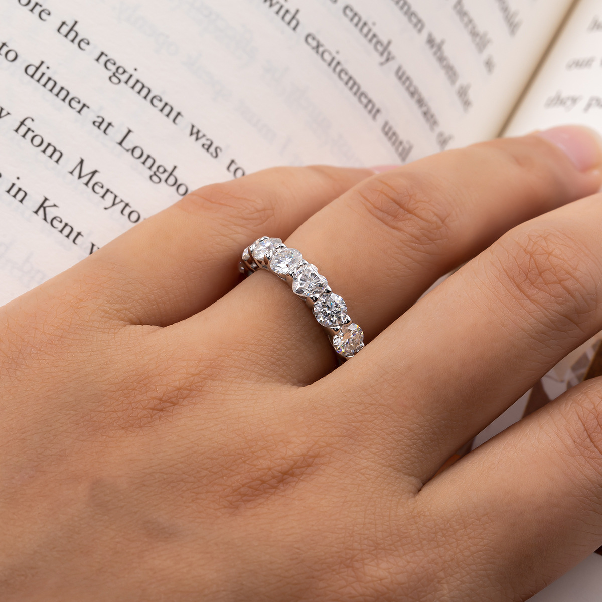 ANU S925 Silver Ring Display