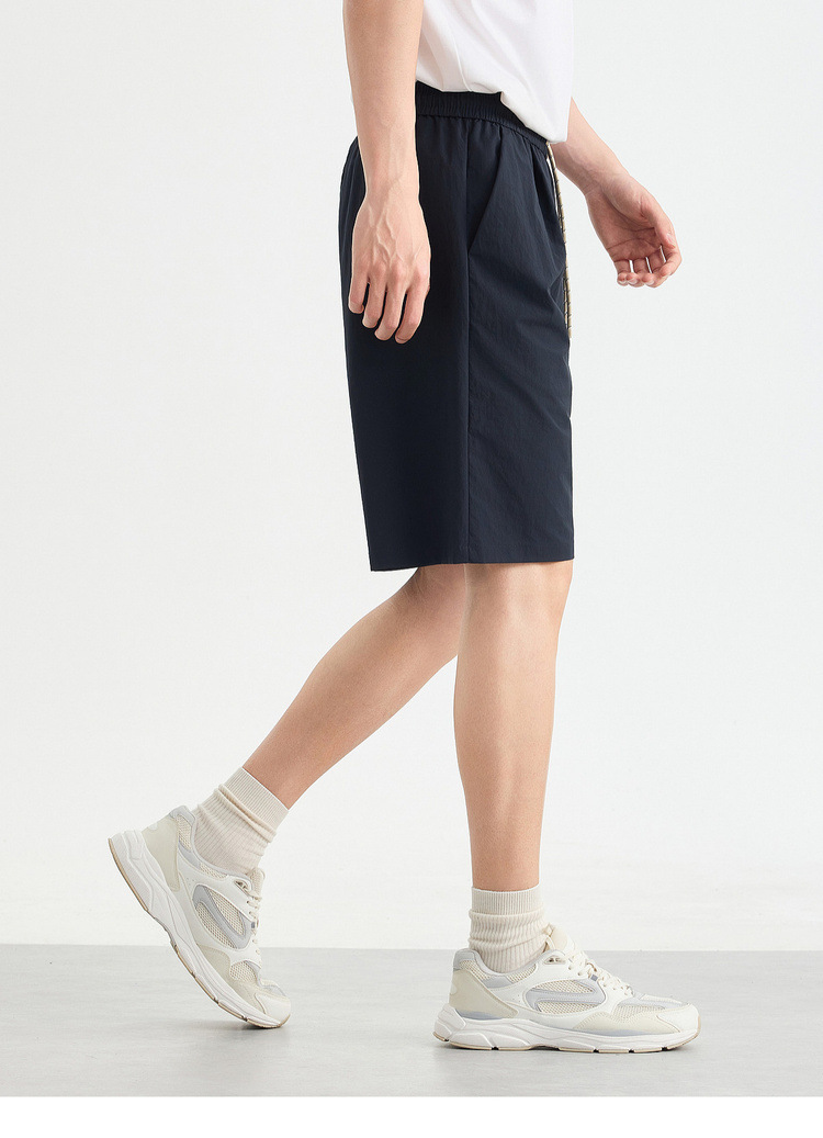 Quần short nam kaki dáng suông cạp chun thoáng khí — đen chi tiết 21