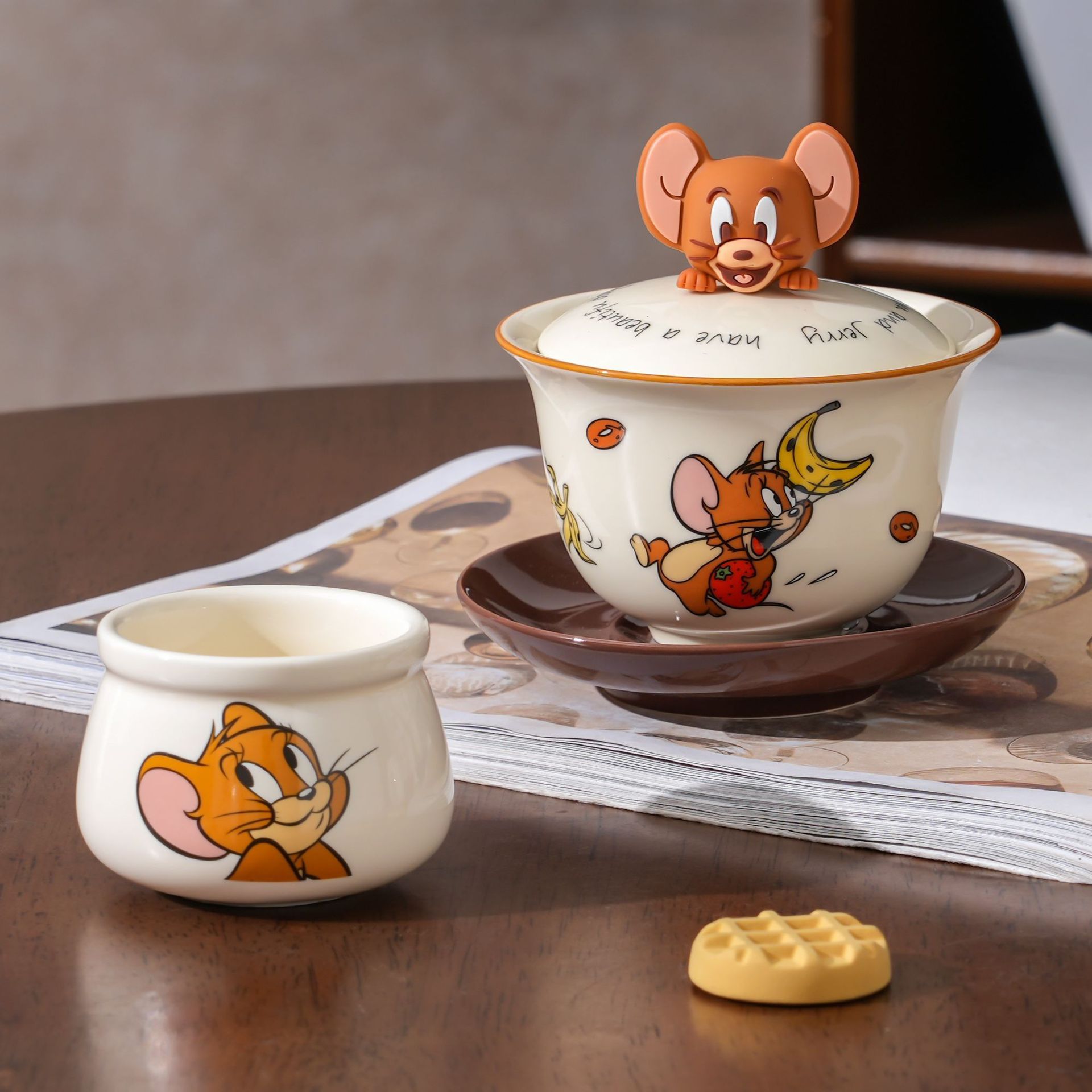 Juego de té de cerámica de marca compartida de gato y ratón, nueva caja de regalo de alto valor, té de Kung Fu para el hogar, taza de té gaiwan, regalo a mano