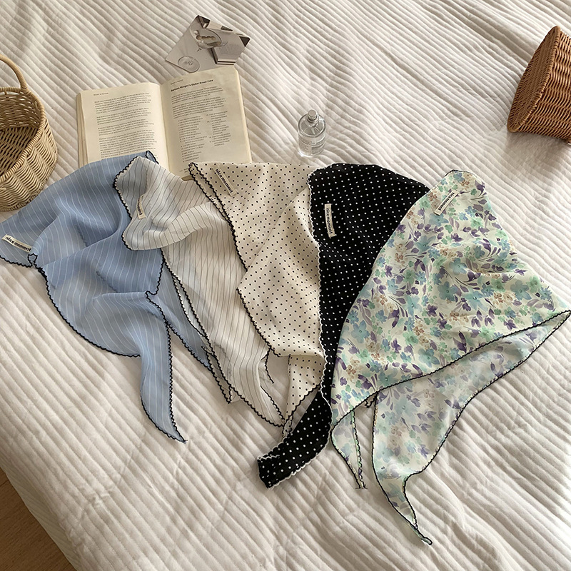 Bufanda de seda Bufanda triangular Bufanda para mujer Bufanda pequeña Sensación de alta gama Nuevo estilo Multiusos Turbante de chal Cinturón de pelo pastoral para mujer de verano