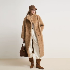 女式T恤;女式毛呢外套;其他短外套