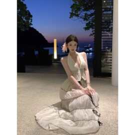 法式度假风领挂脖上衣大裙摆半身裙两件套女夏绝美沙滩裙