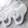 CC white [bag installation]
