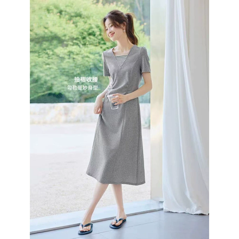 Летнее платье 2025 года, новый стиль, повседневный дизайн, короткий рукав, приталенный силуэт, юбка, для работы и отдыха.