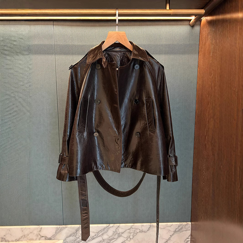 2026 Autumn and Winter New Style Oil Wax Leather Jacket for Women, Double-Breasted Short Motorcycle Leather Jacket, Genuine Leather Trench Coat