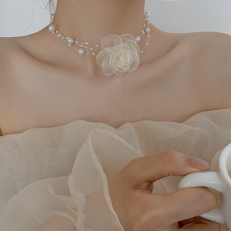 秋冬のぬいぐるみのchokerクリスマスの毛の首輪の女性の軽い豪華な大衆の高級感のネックレスは新年のアクセサリの女性を飾ります。|undefined